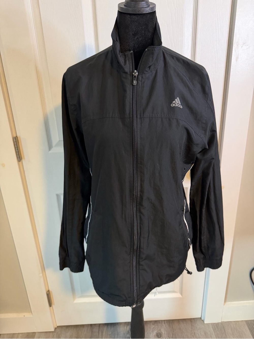 adidas Women's Black Full Zip Windbreaker Track Jacket Lightweight Size M W47991